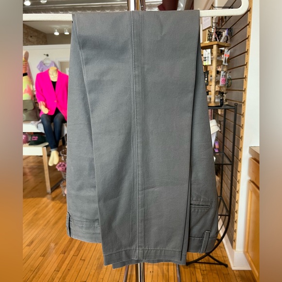 Men’s GAP Chino Dress Pants - 4 pairs included. - Picture 14 of 14